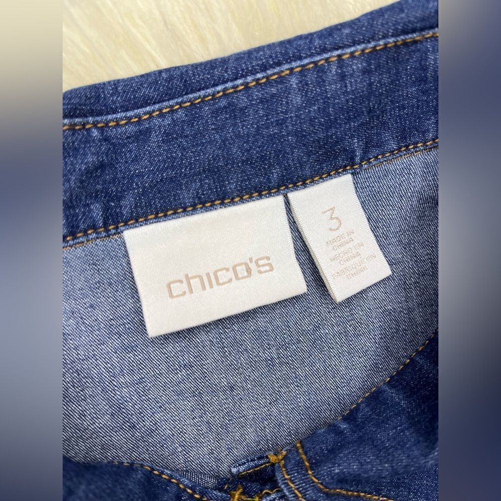 Chico’s Studded Shoulder Snap Button Chambray Shi… - image 3